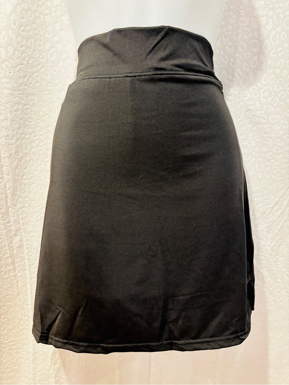 Black Swim Skort Built-In Long Bike Shorts - NWT - Size Large